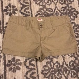 Target Kaki Shorts